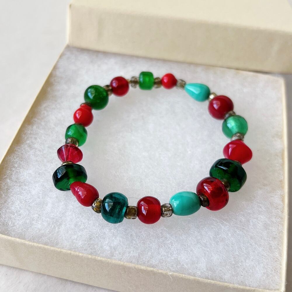 Red and Green Beaded Bracelet Handmade Brac1